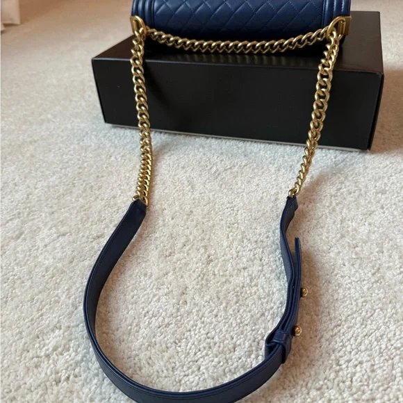 Chanel Blue Quilted Leather Bag - Picture 10 of 12